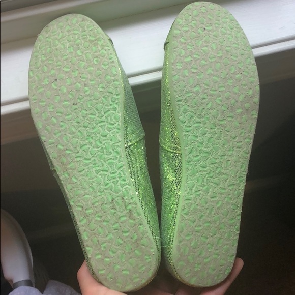 Shoes - Picture 5 of 6